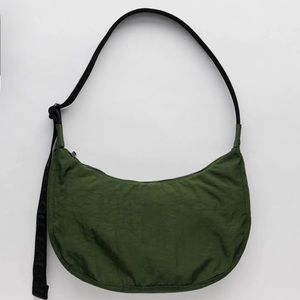BAGGU medium crescent bag